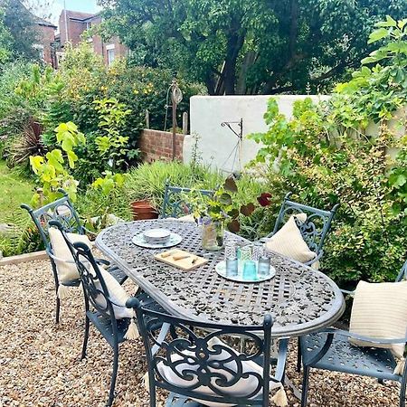 Spacious Semi-Detached Southsea House, Free Parking On Drive Portsmouth Exterior photo