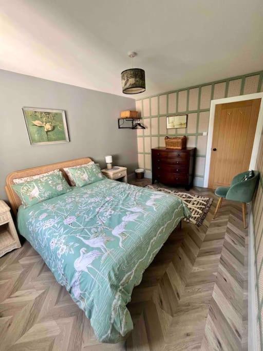 Spacious Semi-Detached Southsea House, Free Parking On Drive Portsmouth Exterior photo