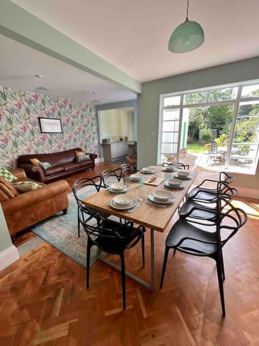 Spacious Semi-Detached Southsea House, Free Parking On Drive Portsmouth Exterior photo