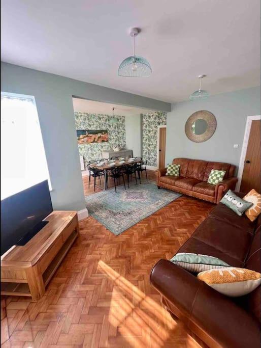 Spacious Semi-Detached Southsea House, Free Parking On Drive Portsmouth Exterior photo